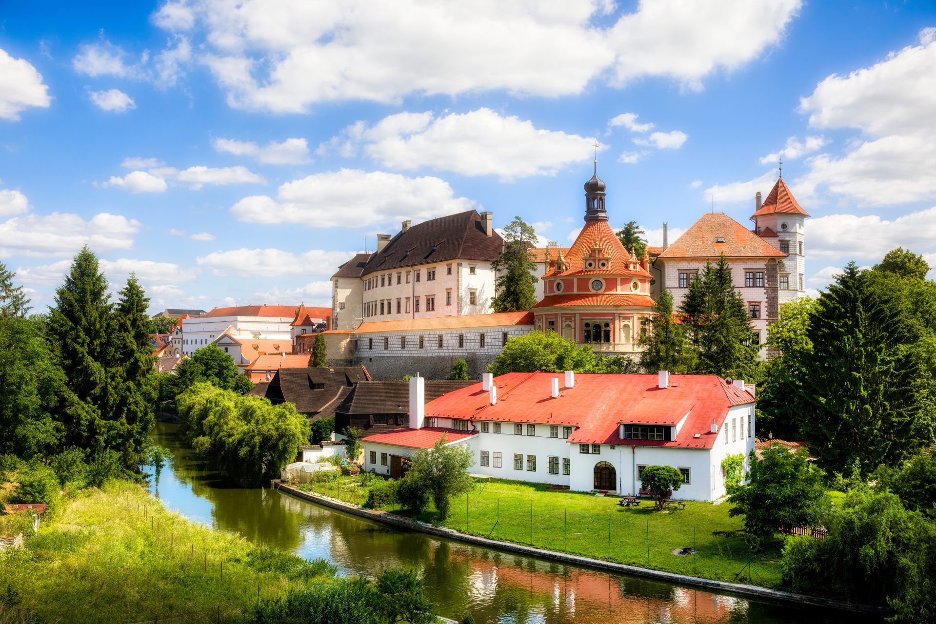 shutterstock_1739319761.jpg